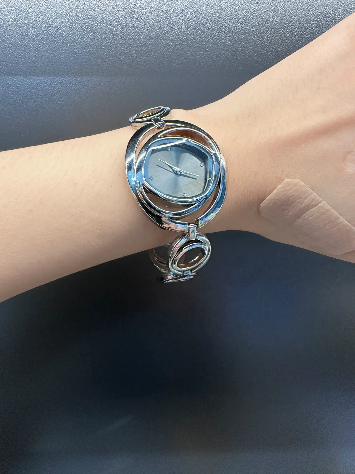 Chi Manman  Eşsiz saat, ikinci el bileklik, tatlı ve havalı tarzda, niş ve özgün tasarımlı, her stile uyan, tasarım odaklı, kadife saat - Eşsiz Replika Saatler