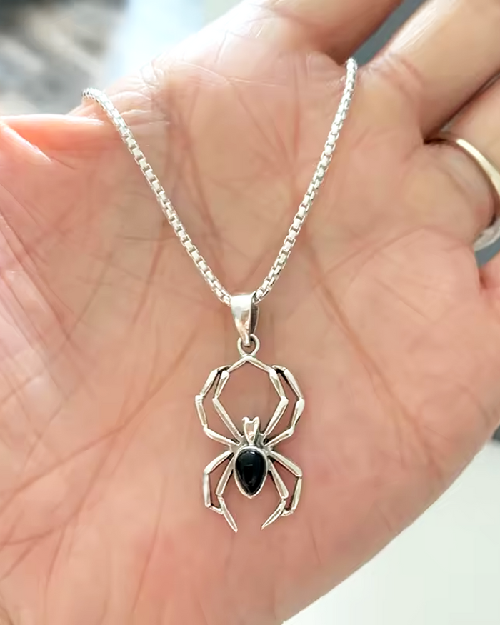 Taşlı Örümcek Kolye