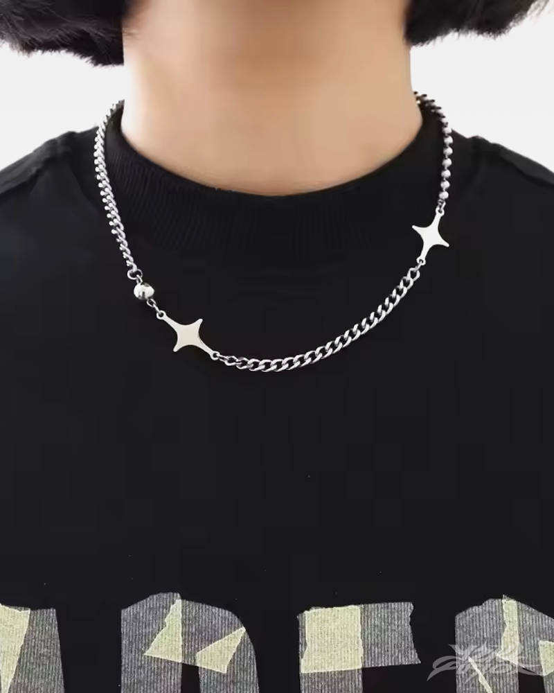 Asimetrik Zincir Yıldız Charm Kolye